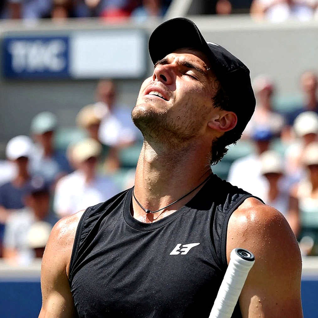 Phân Tích Chiến Thuật Trong Tennis: Áp Lực Chấn Thương Và Hệ Thống Theo Dõi Dữ Liệu Trên Giải Grand Slam