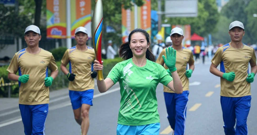 Khoảng trắng trong phân tích bóng đá: chín chiều dữ liệu và một lỗi trích xuất