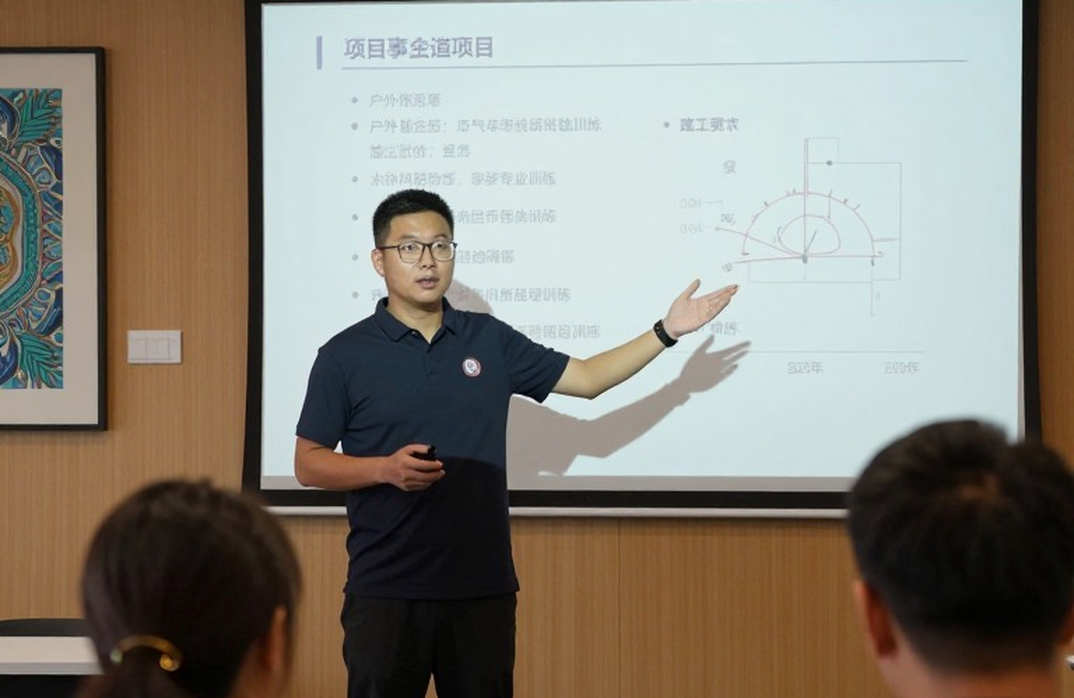 Khoảng trắng trong phân tích bóng đá: chín chiều dữ liệu và một lỗi trích xuất