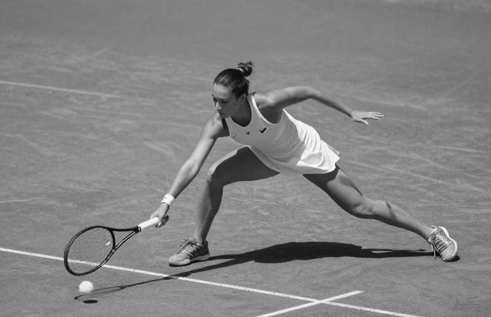 Chim đậu trên lưới, Medvedev vẫn giữ nhịp: Chiến thắng 6-1, 6-3, 7-5 và bài học về sự tập trung