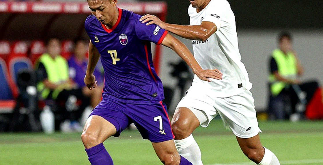 Những chữ ký mùa giữa: khi V.League học cách đếm bằng số năm