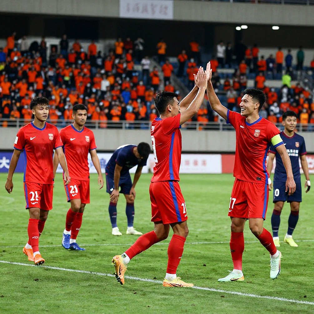 Tách khán đài ở WSL: Khi bóng đá nữ lớn lên và câu hỏi về người ngồi nhầm chỗ