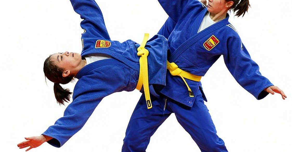 Chiếc ghế trống bên võ đài Hidalgo: Khi trọng tài nhận một đòn đã bị cấm ở mọi đấu trường lớn