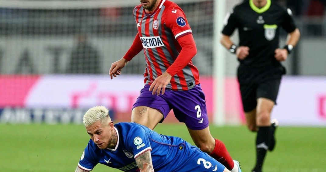 PSV vs Shakhtar: How a Suspension Forced Peter Bosz to Rewrite His Defence PSV vs Shakhtar: How a Suspension Forced Peter Bosz to Rewrite His Defence