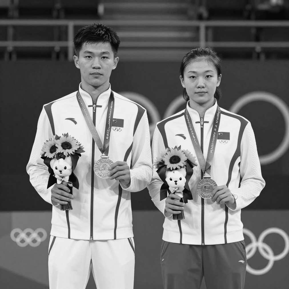 Alwi Farhan tập cùng Kento Momota trước Asian Games 2026: Phép thử nằm ở những pha cầu không ai đếm